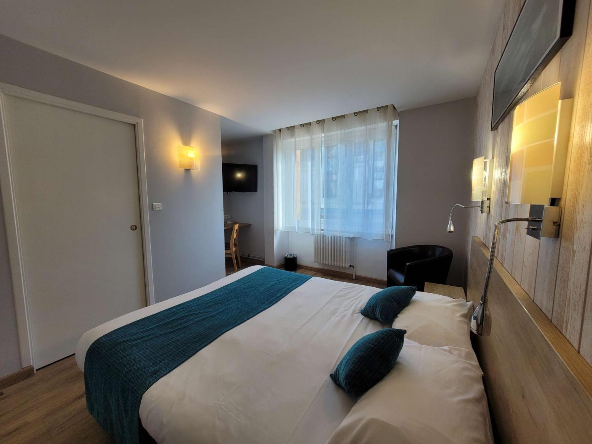 Comfort Plus Queen Size Room,1596008816:JPEG